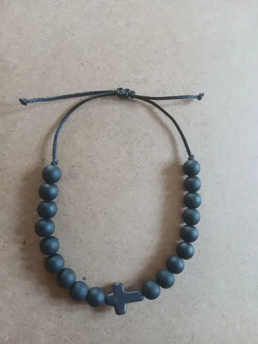Pulseira de cruz preta
