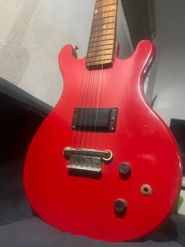Guitarra relíquia PiriSom 