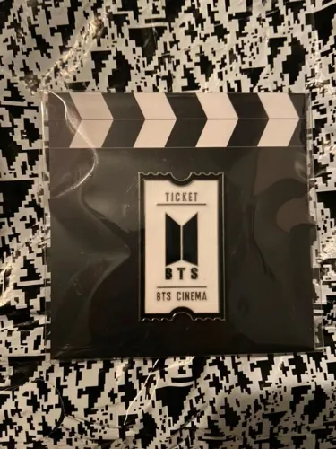 Pin / broche Armyzip BTS ( 6 MEMBERSHIP)