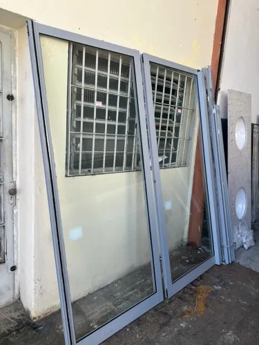 Porta balcão panorâmica 