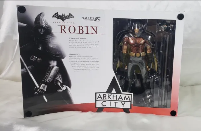 Action Figure Robin Arkham City - Play Arts Kai