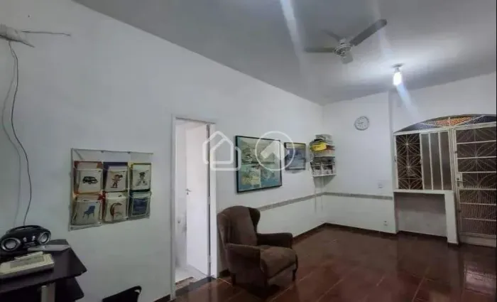 Casa com 340 m², 2 vagas de garagem para alugar no Padre Eustaquio