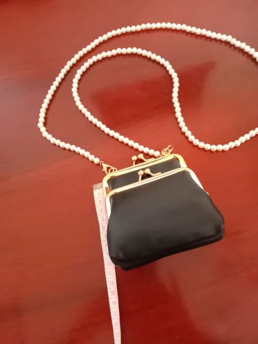 Bolsa de mão ou de ombro, pequena com corrente estilo pérolas