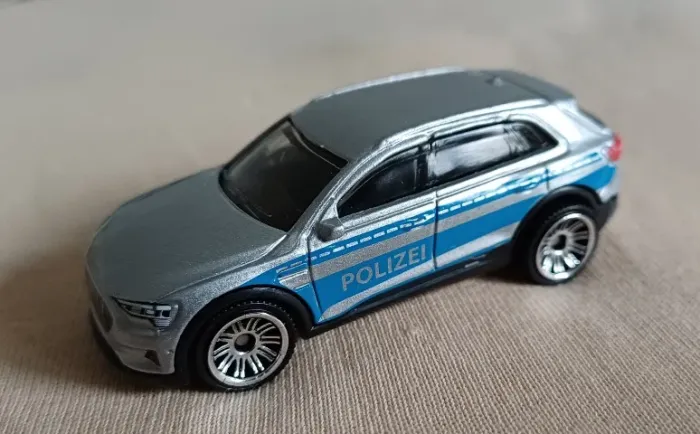 Audi e-tron Polícia- Matchbox 