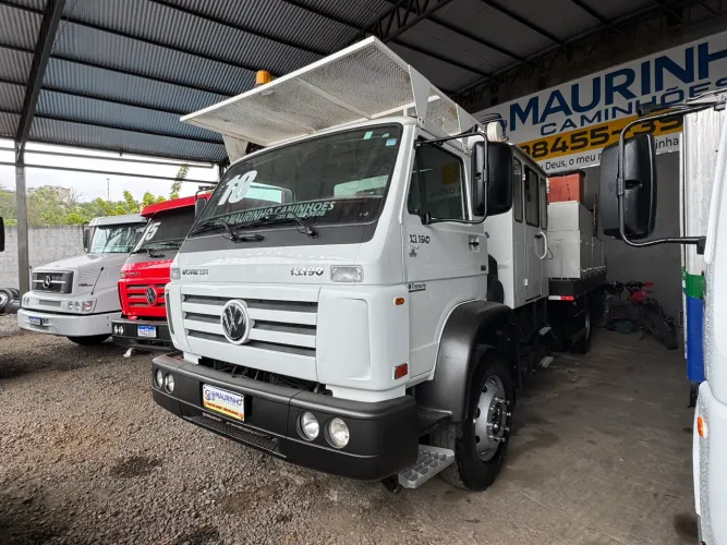 VW 13190 ANO 2018 CAMINHÃO CESTO AEREO