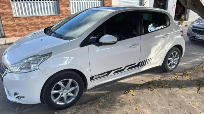 Peugeot 208 Allure 1.5 Flex 8V 5P 2014