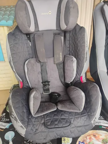 (Duas cadeirinhas) Cadeirinha Safety 1st Advance + cadeirinha Voyage