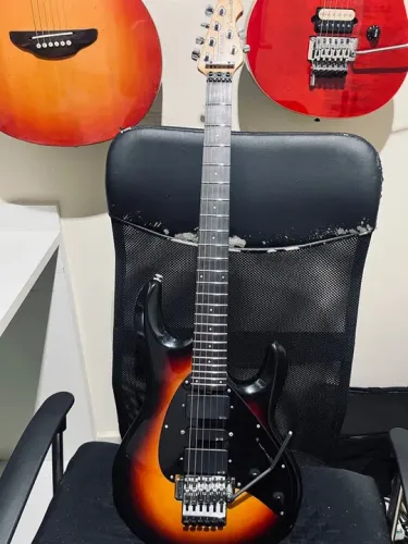 Guitarra Elétrica Music Man silhouette