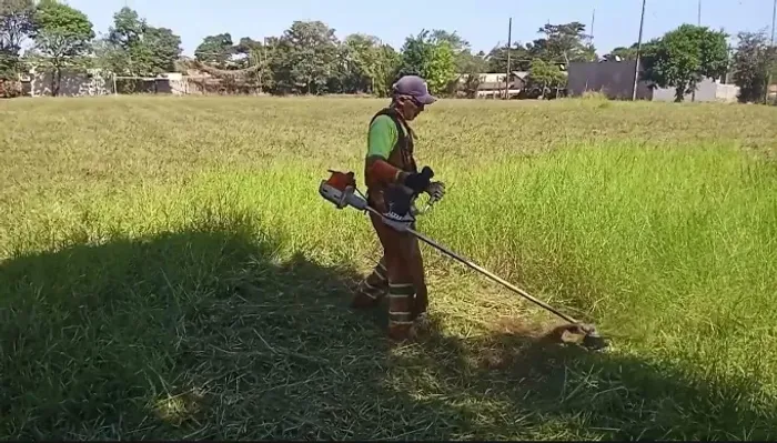 ROÇAGEM DE TERRENO, CORTE DE MATO 