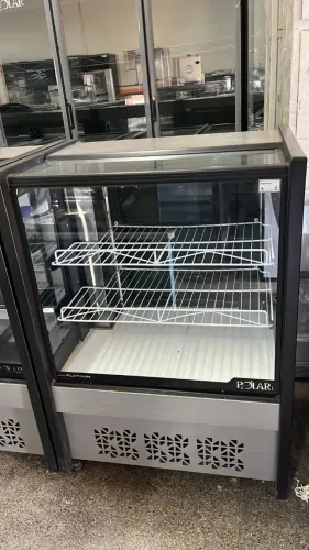 VITRINE REFRIGERADA PARA CONFEITARIA 80CM MARCA POLAR NOVA