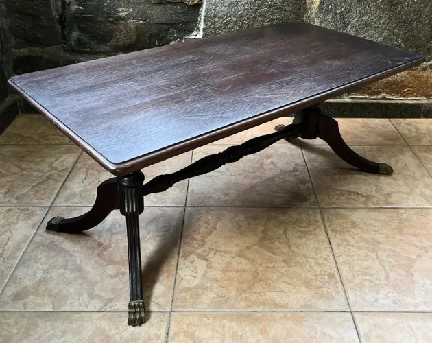 Antiga Mesa de centro clássica estilo ingles em madeira imbuia