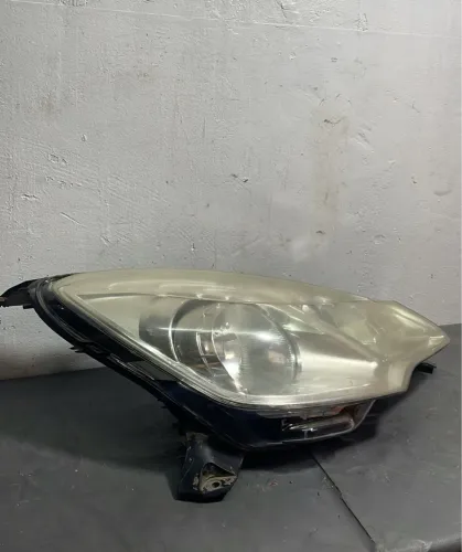 Farol C3 lado direito 2015