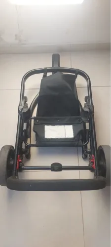 Carrinho de bebê( vira Moisés c/ bebê conforto) Safety