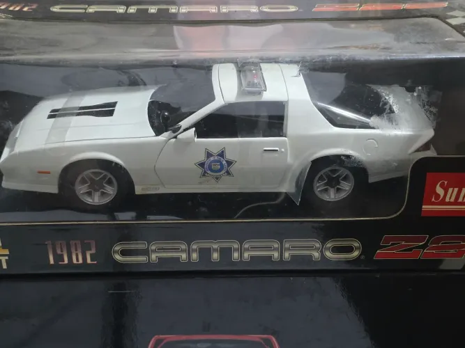Miniatura 1:18 gm camaro 1982 z28 raro