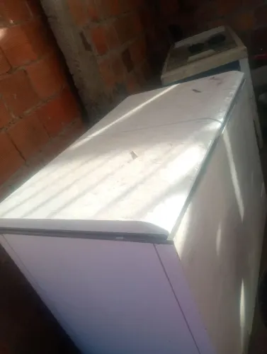 Vendo uma freezer toda boa por  950