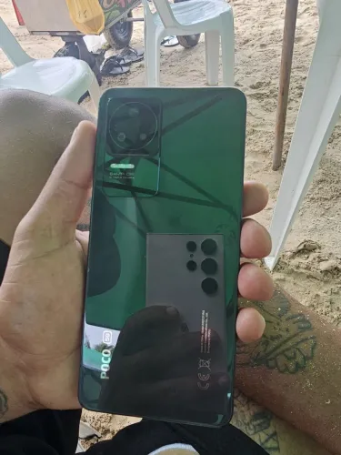 Vendo celular poco f4 5g 12 de ram 256g de memória