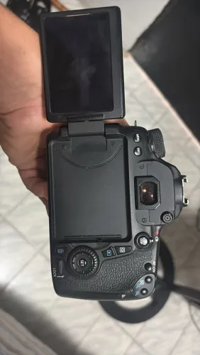 Câmera cânon 70D