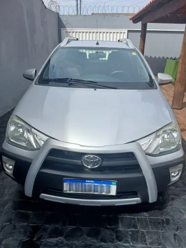 Toyota Etios Cross 1.5 Flex 16V 5P Mec. 2015