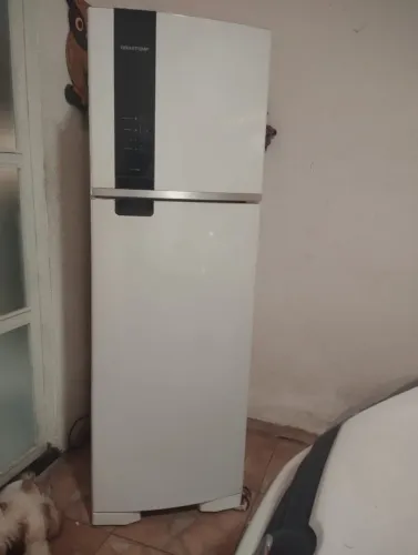 Vendo Geladeira Brastemp seminova 900,00
