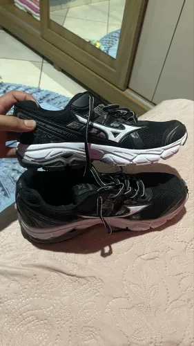 TÊNIS NIKE E MIZUNO