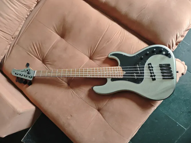 Baixo Tagima Predator Unique 5