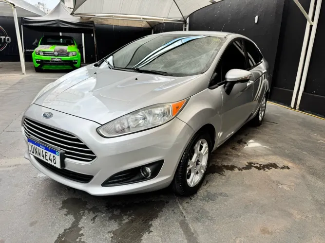 Ford Fiesta Sedan 1.6 16V Flex Aut. 2015