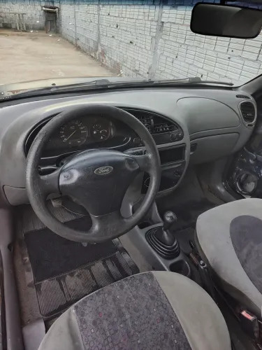 Ford Fiesta GL 1.0 3P 2001