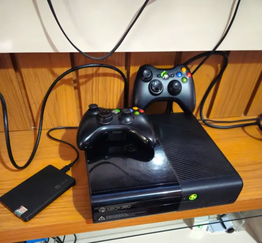 Xbox 360 Super Slim Desbloqueado + 250 Jogos - Completo
