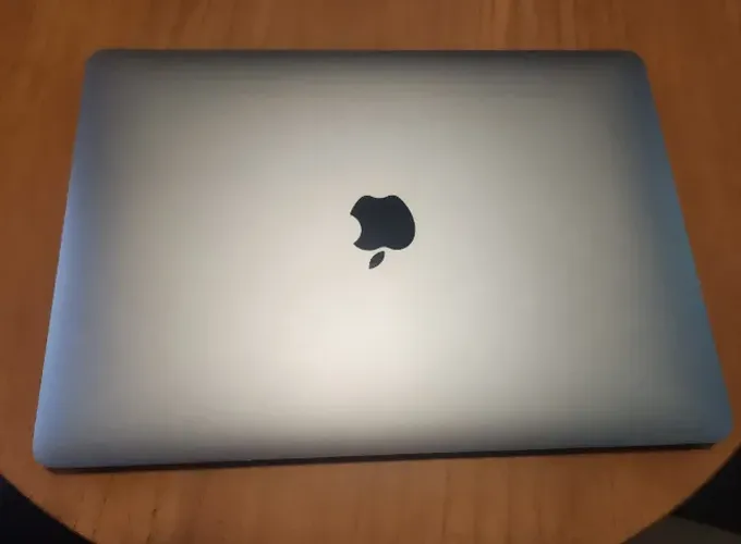 Macbook Air M1 8GB RAM 256GB