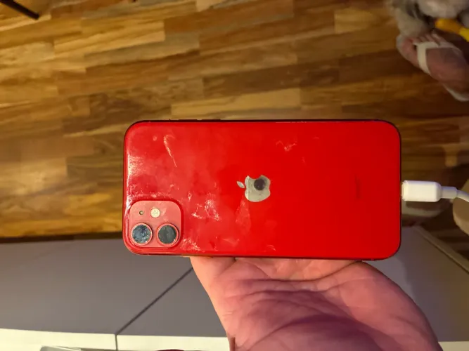 iPhone 11 - 64 GB - Vermelho