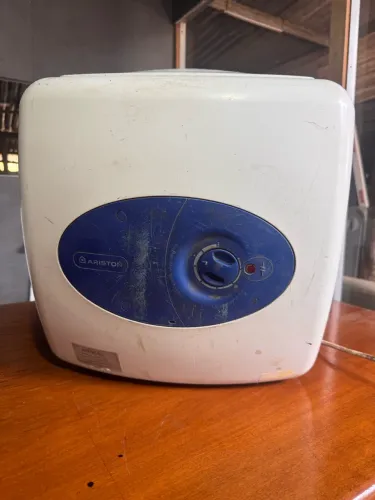 Aquecedor de Água Ariston Shape 3U BRA - 30 Litros