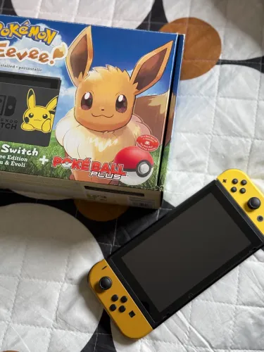 Nintendo Switch V1 Pokémon Lets Go Eevee