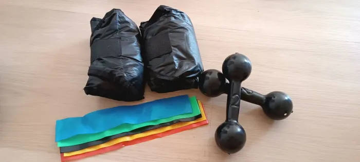Kit Com Halteres 2kg Ferro + Caneleiras 2kg E Kit Mini Band