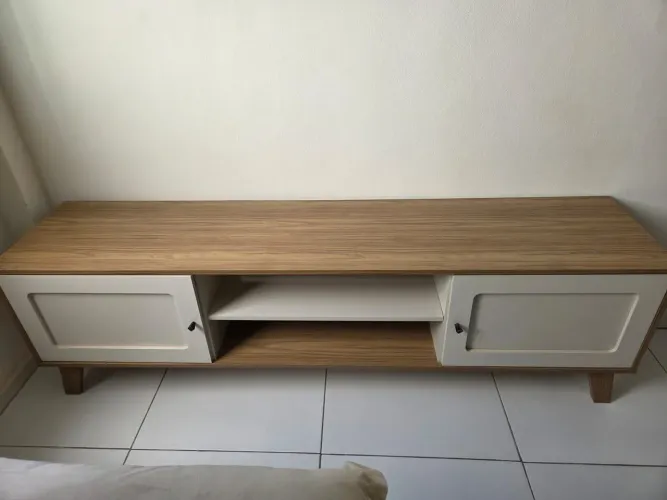 Rack para sala de estilo com 2 tipos de porta