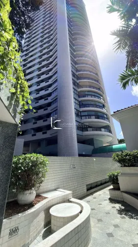 Apartamento para Alugar no Bairro Aflitos com 4 Suítes / 217 m²