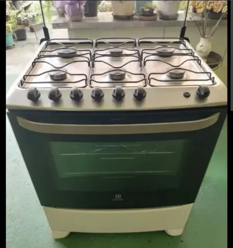 Fogão Electrolux 6 bocas com forno