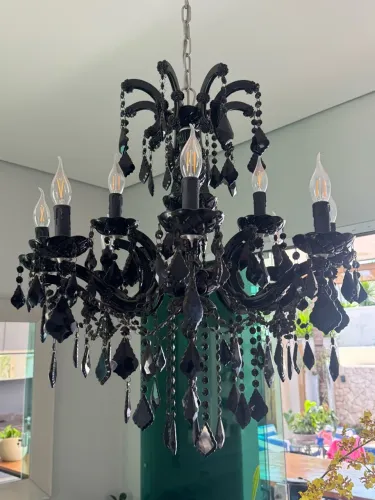 Lustre Candelabro Preto Grande com Pingentes - Clássico e Luxuoso