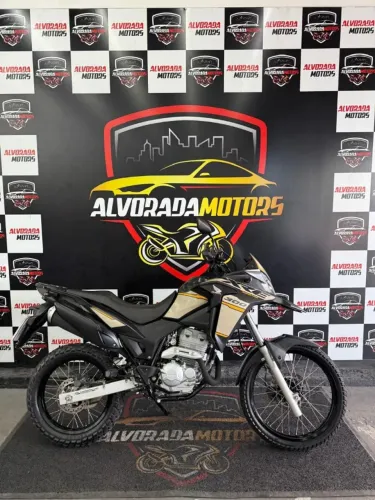 xre 300 2023 14.900 km emplacada e á pronta entrega.