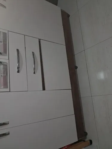 Guarda-roupa em perfeito estado 