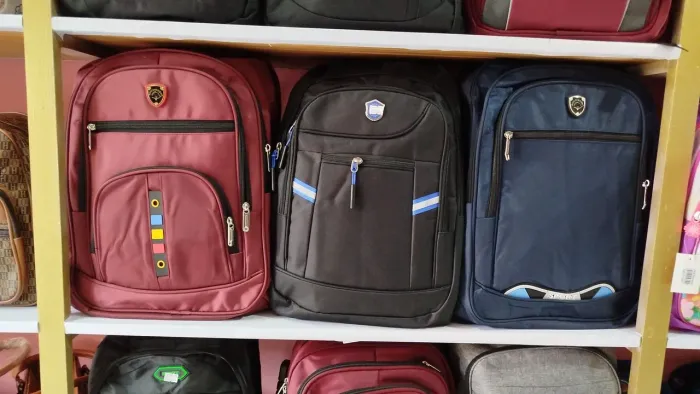 lojas de bolsas e acessórios