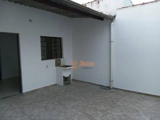 Casa Térrea com 2 Quartos para Locação na Vila Barcelona Sorocaba/SP