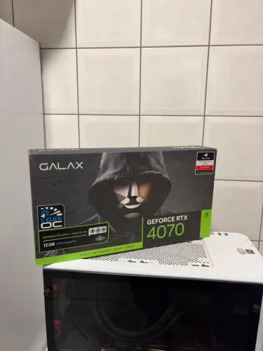 Placa de vídeo GALAX GeForce RTX 4070 12GB 1-Click OC 3X