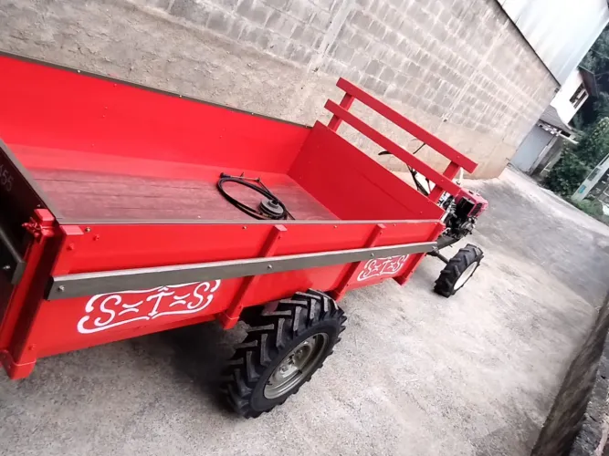 MIcro trator Yanmar (Tobata) Tc 12 com carroça tracionada
