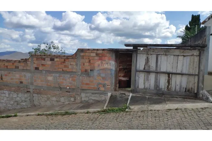 Terreno em Jequié: Pronto para Seu Novo Lar!
