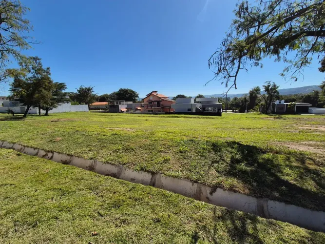 Excelente terreno à venda no Ninho Verde 2, proximo ao asfalto
