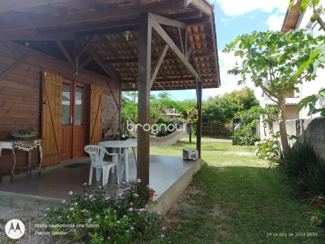 Brognoli Vende - 3 casas em terreno amplo no Rio Vermelho
