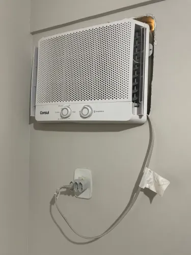 Ar- condicionado janela/parede 7500 BTus Cônsul 110V