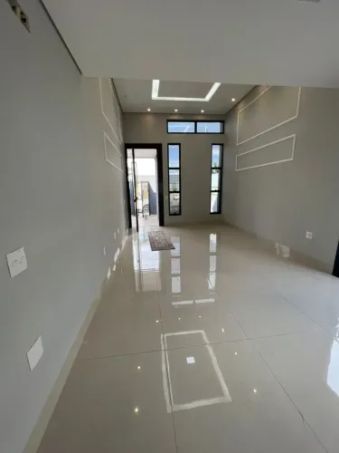 Imóvel para venda tem 260 metros quadrados com 3 quartos em Interlagos - Araguari - MG