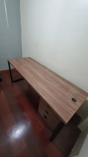 Mesa de escritório - 1,90m