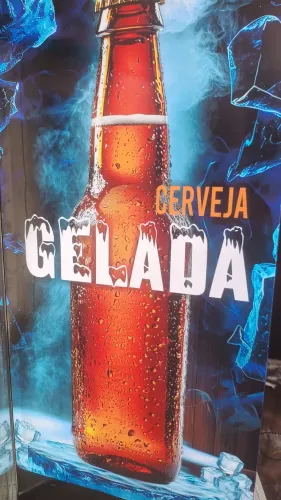 Vendo expositores e cervejeiros